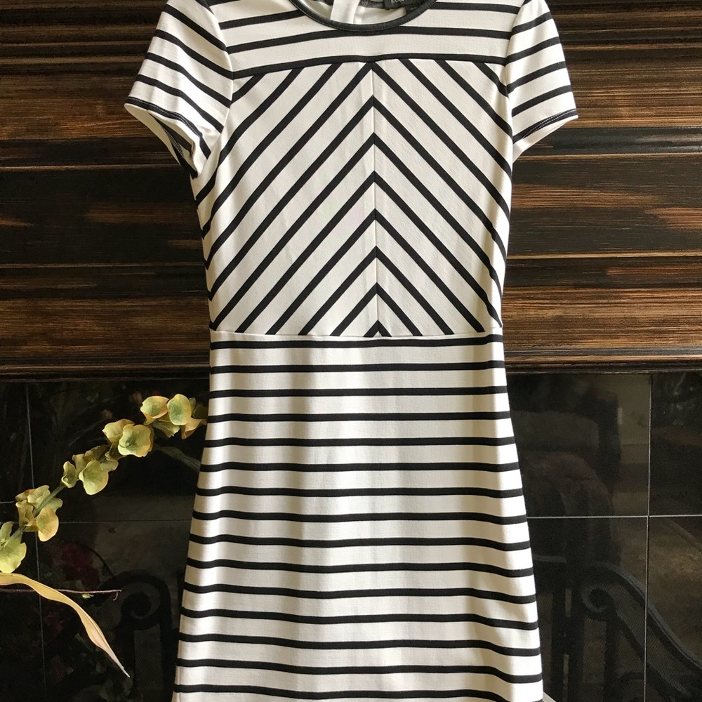 ❤️🏆HP🏆❤️ NWOT Banana Republic Dress - Picture 2 of 5